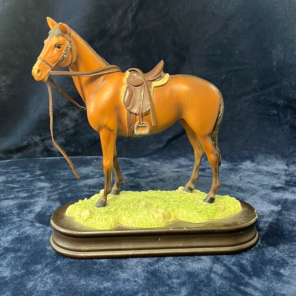 VTG Horse Music Box Musical Figurine